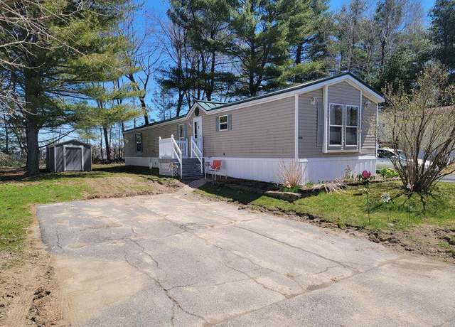 Property at 426 Cedar Circle Dr, Bangor, ME 04401, 3 beds, 2 baths