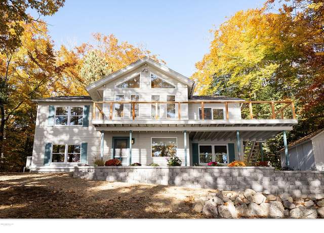 Property at 268-271 Lakewood Rd, Casco, ME 04015, 5 beds, 3.5 baths
