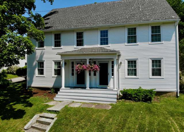 Property at 19 Main St, Nobleboro, ME 04555, 5 beds, 3 baths