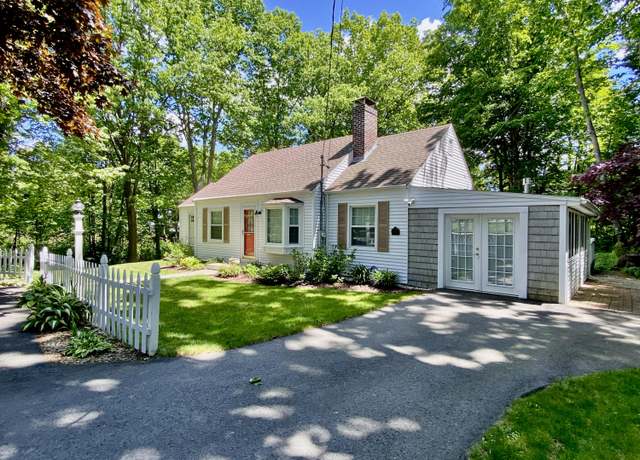 Property at 1335 Post Rd, Wells, ME 04090, 3 beds, 2 baths