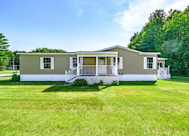 Property at 3 Windsor Dr, Alfred, ME 04002, 3 beds, 2 baths