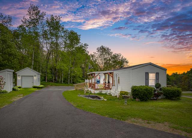 Property at 1121 Lewiston Rd Rd, Topsham, ME 04086, 2 beds, 1 bath
