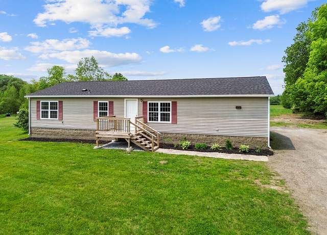 Property at 18-B Ginger Pl, Sidney, ME 04330, 3 beds, 2 baths