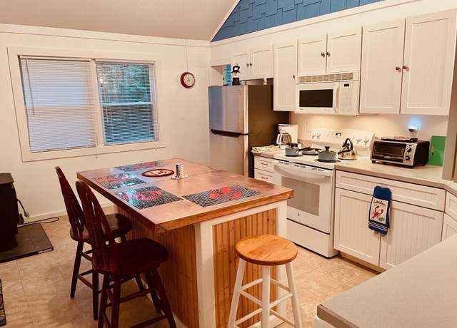 Property at 12 Spruce Gum Ln, Georgetown, ME 04548, 2 beds, 1 bath
