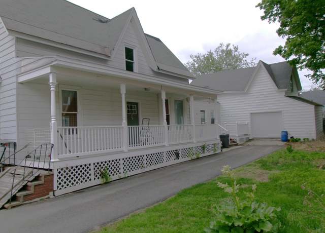 Property at 121 Summer St, Auburn, ME 04210, 3 beds, 1.5 baths
