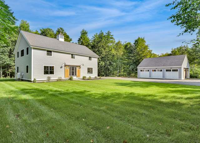 Property at 47 Pine St, Farmingdale, ME 04344, 3 beds, 3 baths