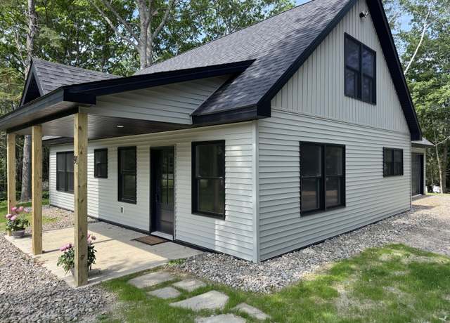 Property at 91 Woodland Hts, Bucksport, ME 04416, 4 beds, 2.5 baths