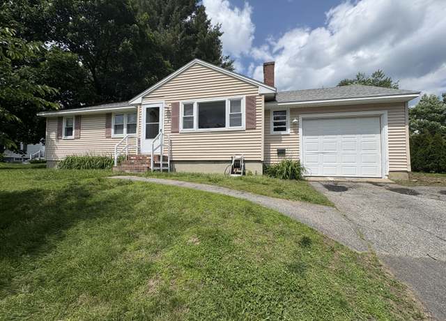 Property at 4 Scribner Cir, Lewiston, ME 04240, 3 beds, 1 bath