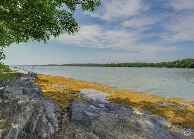 Property at 91 Shore Dr, Freeport, ME 04032, 2 beds, 2 baths