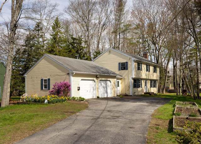 Property at 2 Evergreen Cir, Cape Elizabeth, ME 04107, 5 beds, 2.5 baths