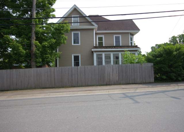 Property at 125 Grove St, Bangor, ME 04401, 3 beds, 1 bath