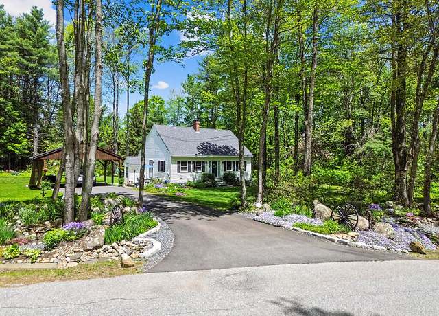 Property at 11 Lewis Rd, Sidney, ME 04330, 3 beds, 2 baths