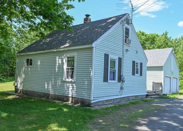 Property at 488 Bog Rd, Hermon, ME 04401, 5 beds, 3 baths
