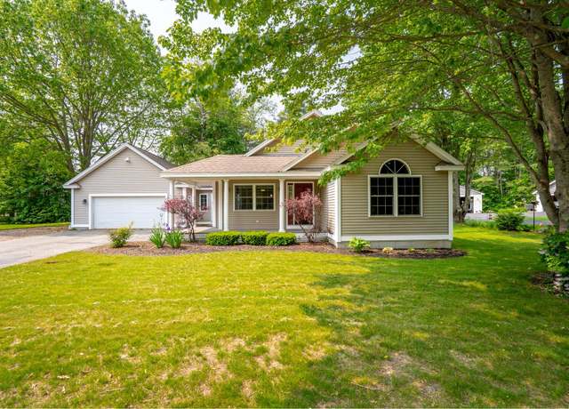 Property at 38 Shadagee Rd, Saco, ME 04072, 3 beds, 2 baths