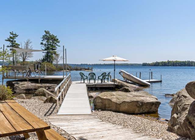 Property at 102 Musson Rd, Raymond, ME 04071, 4 beds, 2 baths