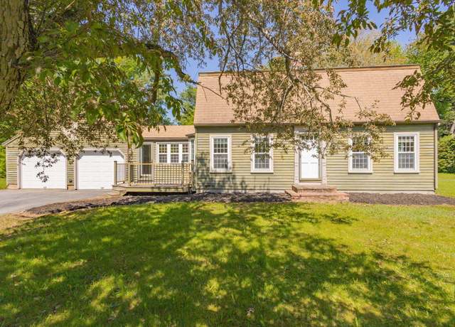 Property at 33 Northwood Dr, Windham, ME 04062, 3 beds, 1.5 baths