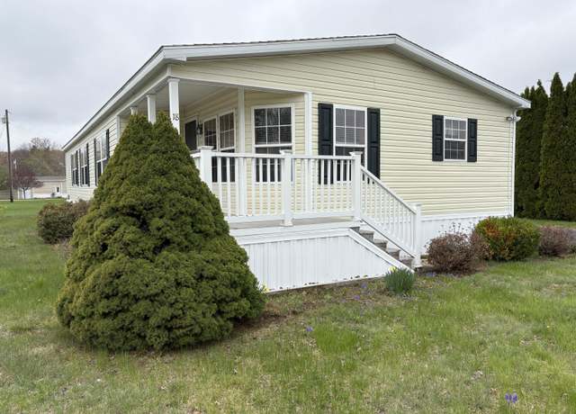 Property at 18 Heather Ln, Alfred, ME 04002, 3 beds, 2 baths