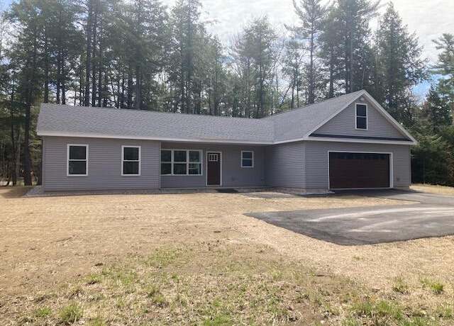 Property at 3 Milligan Cir, Oxford, ME 04270, 3 beds, 2 baths