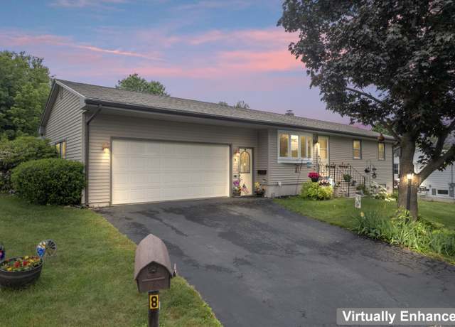 Property at 8 Grovemount Ln, Lewiston, ME 04240, 3 beds, 1 bath