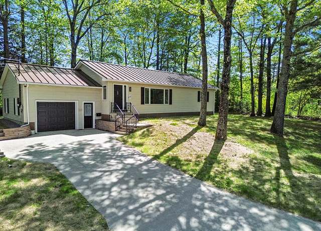 Property at 7 Philip Ave, Augusta, ME 04330, 2 beds, 2 baths