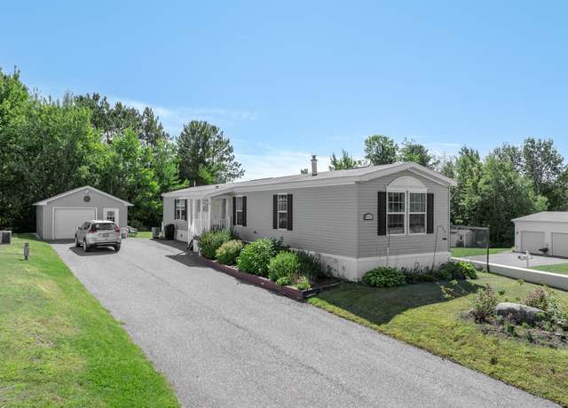 Property at 4 Ledge Cir, Bangor, ME 04401, 3 beds, 2 baths