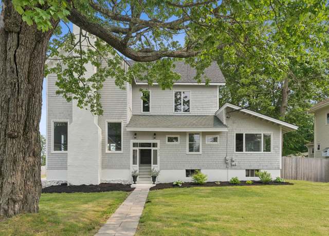 Property at 217 Ocean Ave, Portland, ME 04103, 4 beds, 3.5 baths