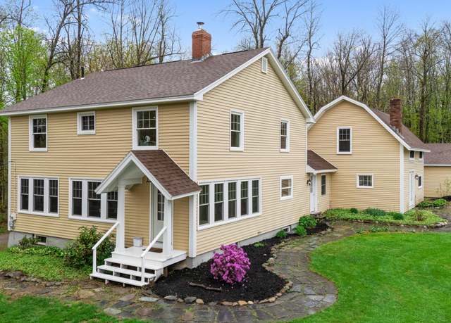 Property at 1191 Lakeview Dr, China, ME 04358, 3 beds, 2 baths