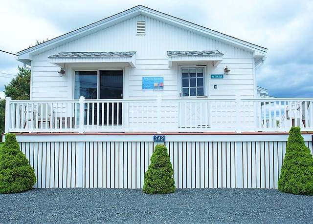 Property at 542 Ocean Ave, Wells, ME 04090, 4 beds, 2 baths