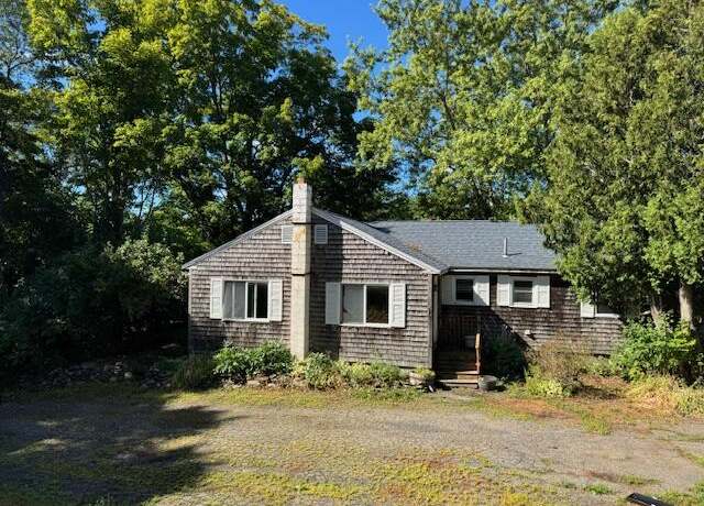 Property at 20 Coldbrook Rd, Hampden, ME 04444, 3 beds, 1.5 baths