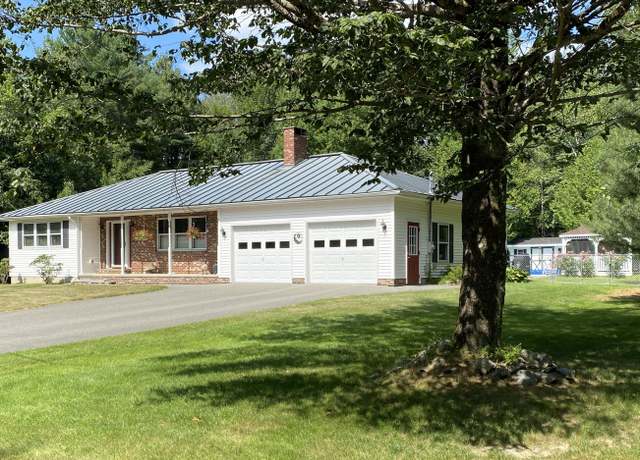 Property at 43 Homsted Ln, Hermon, ME 04401, 2 beds, 1.5 baths