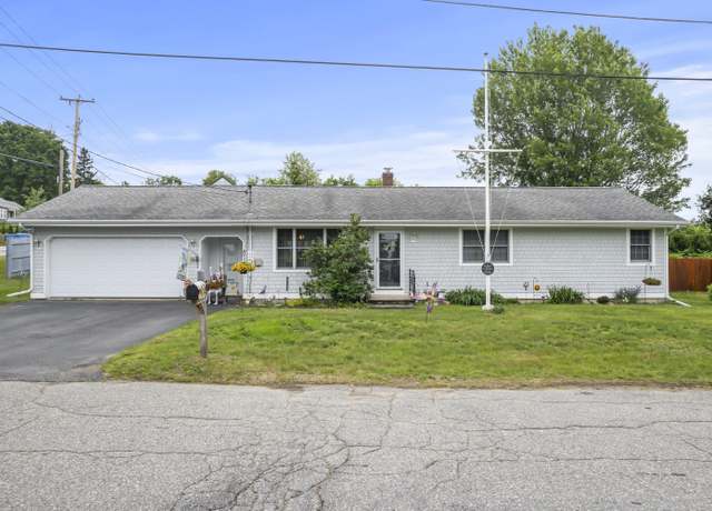 Property at 2 Laase Ave, Lewiston, ME 04240, 4 beds, 1 bath