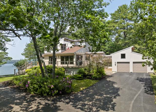 Property at 52 Lombos Hole Rd, Harpswell, ME 04079, 3 beds, 2.5 baths