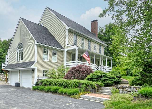 Property at 1 Daniels Way, Falmouth, ME 04105, 4 beds, 2.5 baths