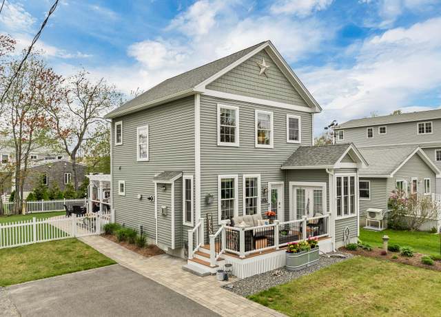 Property at 125 S Tibbetts Ave, Wells, ME 04090, 4 beds, 2.5 baths