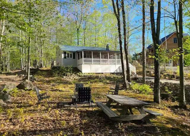 Property at 6 Acorn Cir, Frye Island, ME 04071, 2 beds, 1 bath