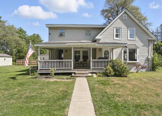 Property at 112 Crowley Rd, Lewiston, ME 04240, 4 beds, 2 baths