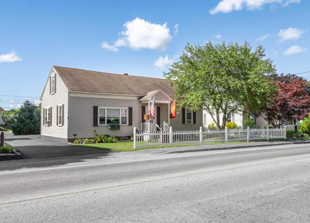 Property at 8 Townsend Rd, Augusta, ME 04330, 4 beds, 1 bath