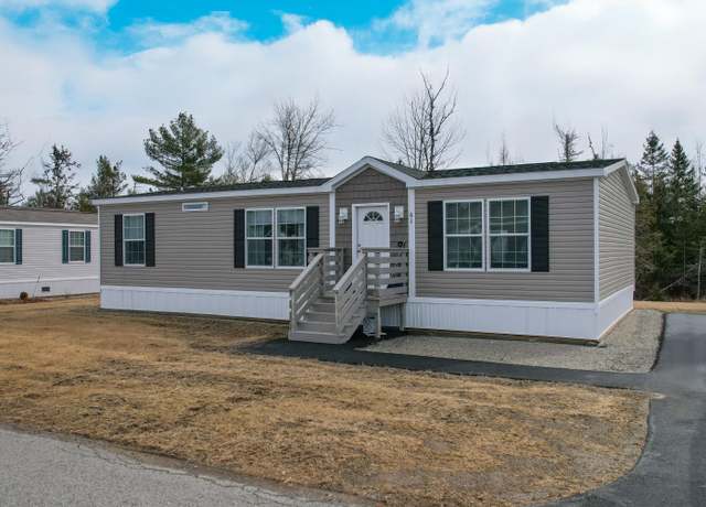 Property at 61 Baxter Blvd, Bucksport, ME 04416, 3 beds, 2 baths