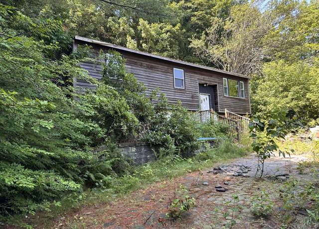 Property at 193 2nd St, Auburn, ME 04210, 3 beds, 1 bath