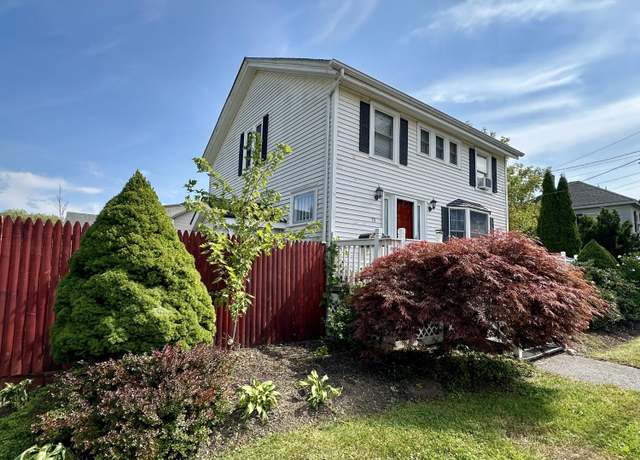 Property at 55 Broadway, Rockland, ME 04841, 2 beds, 1 bath