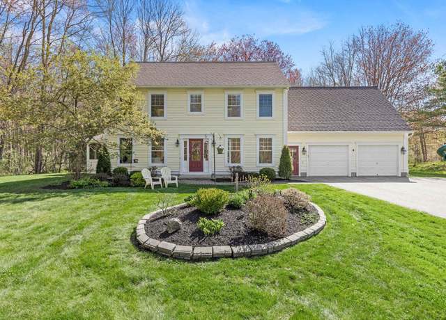 Property at 4 Geary Way, Falmouth, ME 04105, 3 beds, 2.5 baths