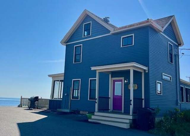 Property at 230 Webhannet Dr, Wells, ME 04090, 4 beds, 1.5 baths