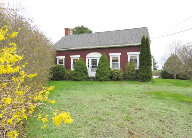 Property at 67 Old Rockland St, Rockport, ME 04856, 3 beds, 1.5 baths