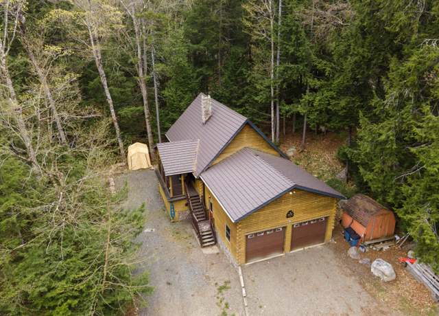 Property at 5 Canoe Ct, T3 R9 Nwp, ME 04462, 3 beds, 1 bath