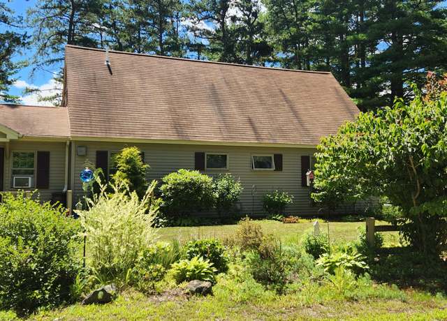 Property at 25 Siddall Rd, Sanford, ME 04073, 3 beds, 2 baths