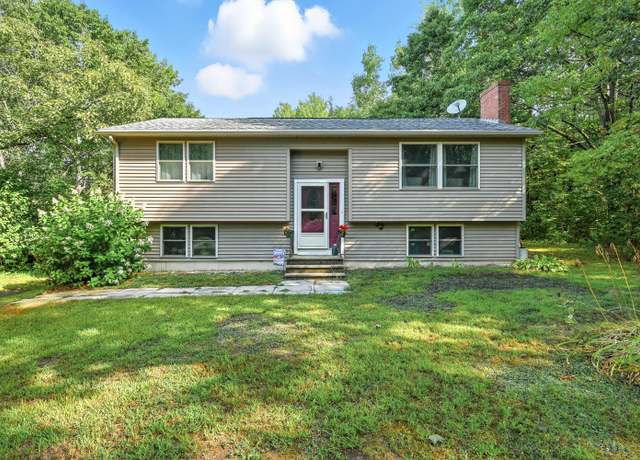 Property at 729 High St, West Gardiner, ME 04345, 2 beds, 1.5 baths