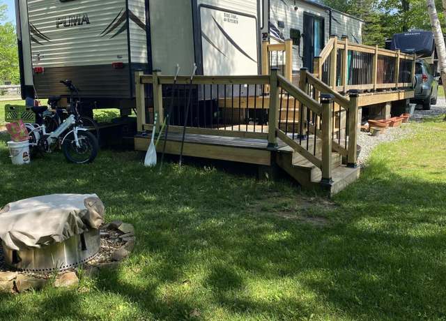 Property at 64 Duck Walk, Warren, ME 04864, 2 beds, 1.5 baths