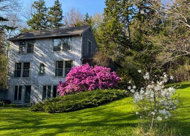 Property at 496 Old County Rd, Sedgwick, ME 04676, 3 beds, 1.5 baths