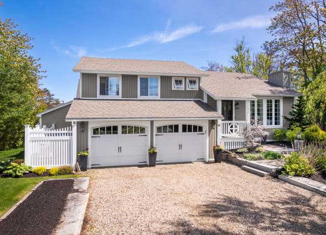 Property at 36 Bayberry Ave, Kennebunk, ME 04043, 3 beds, 2 baths