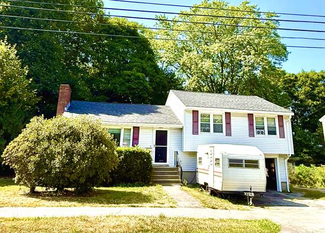 Property at 31 15th St, Bangor, ME 04401, 3 beds, 1.5 baths